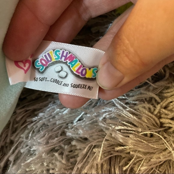 Squishmallow Crystal the Unicorn - Picture 7 of 8